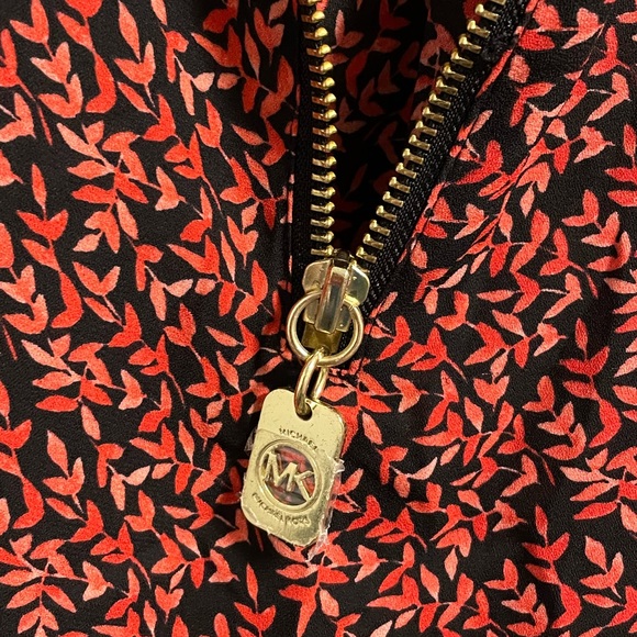 Michael Kors Sleeveless Blouse Size M black with pink leaves - Picture 4 of 4